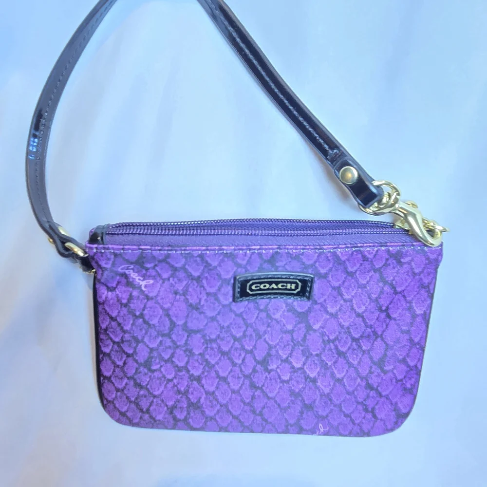 Coach Purple Quilted‎ Wristlet Clutch - Picture 8 of 8